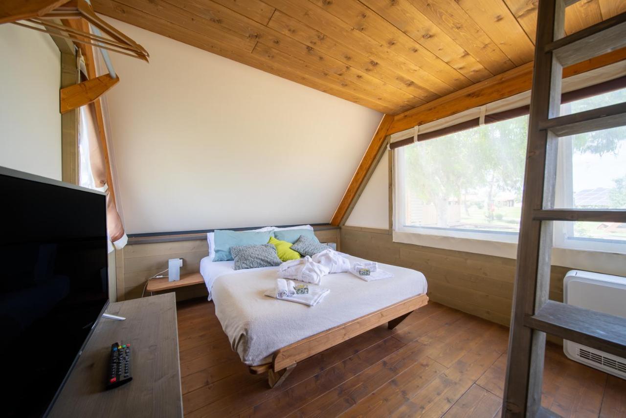Glamping Gli Etruschi Hotel Piombino Exterior photo